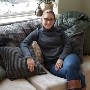 Meet your Posher, Jillian